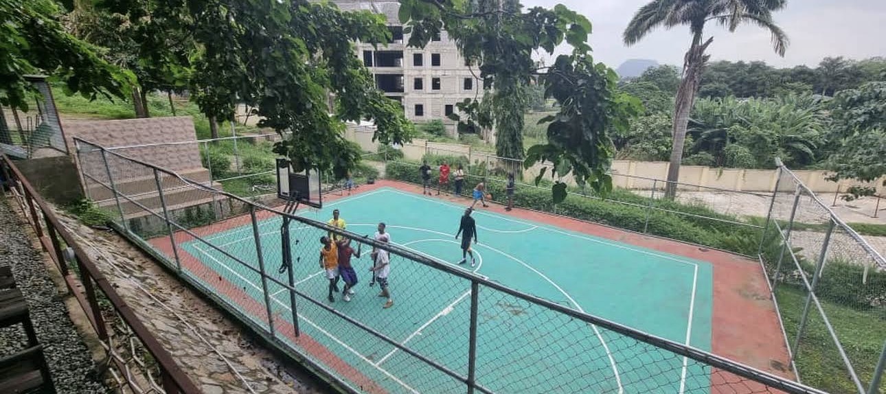 Monaliza Tennis Club seating